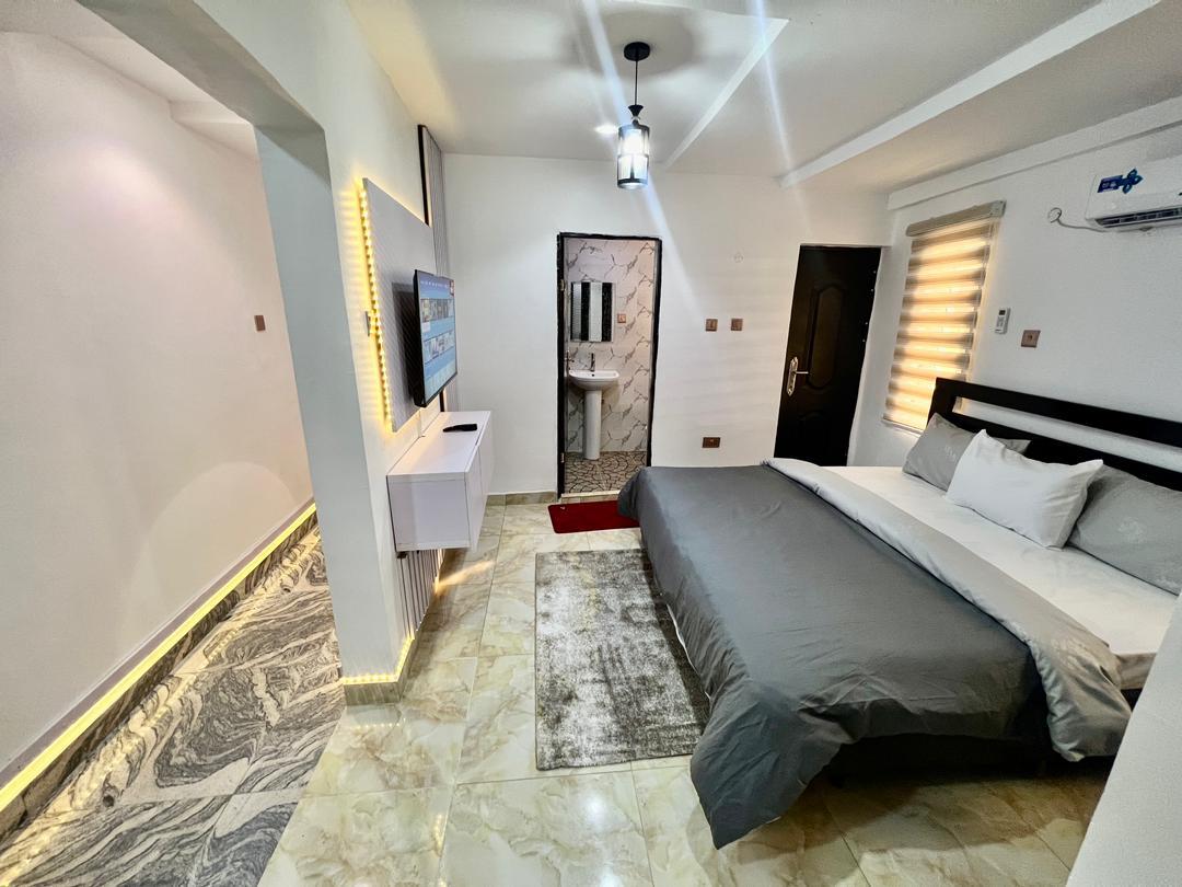 Modern Furnished Studio Apartment with Balcony & Power Backup – Monthly Stays; Whitehouse Gwarinpa Express - Gallery Image 5