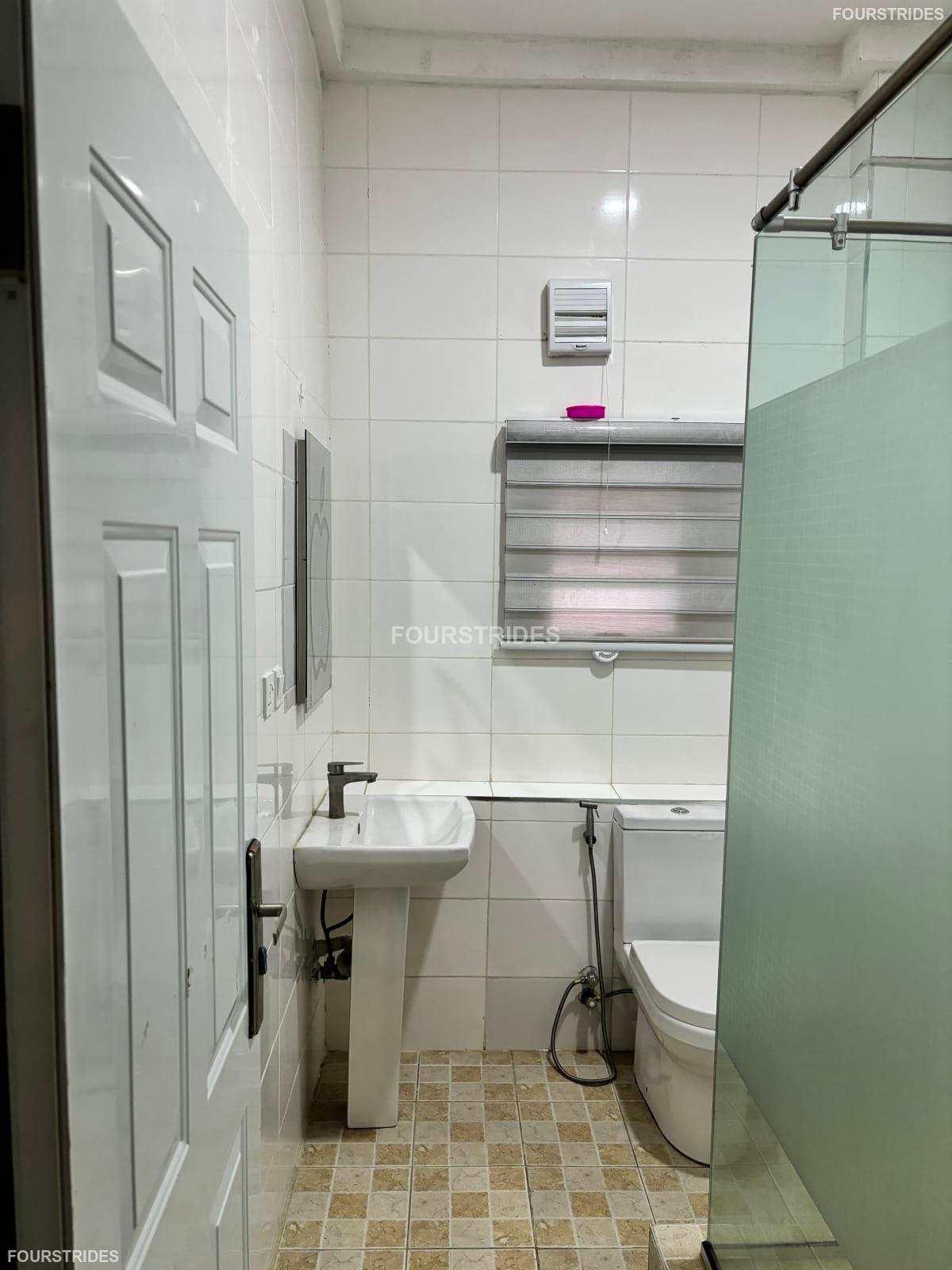 BigJay 3 Bedroom fully serviced Apartment  - Gallery Image 5