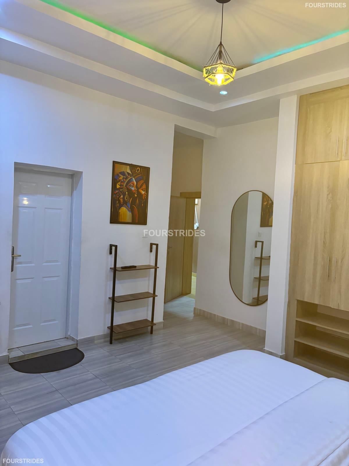 BigJay 3 Bedroom fully serviced Apartment  - Gallery Image 2