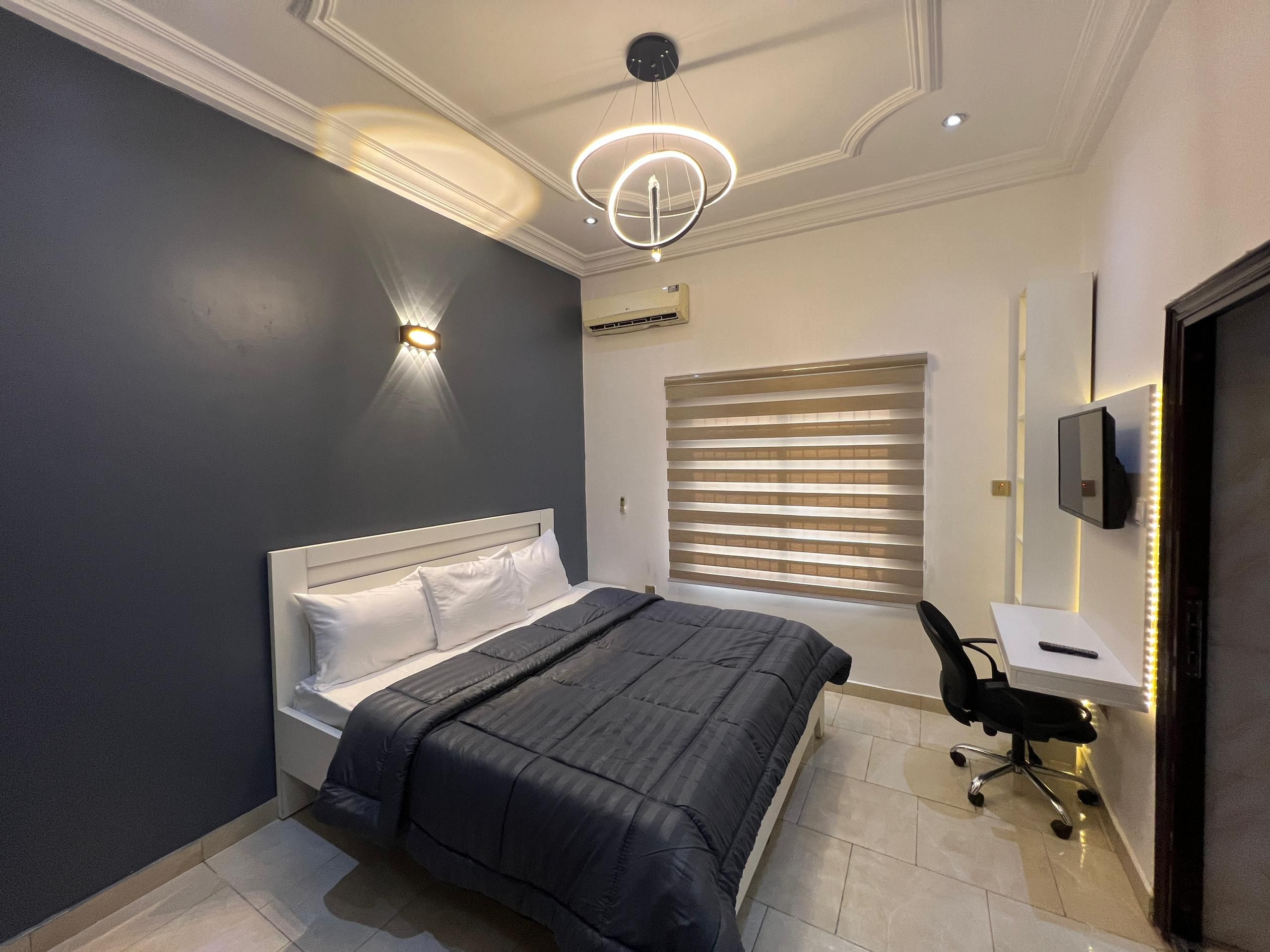 Cozy Serviced Studio Flat - Main Image