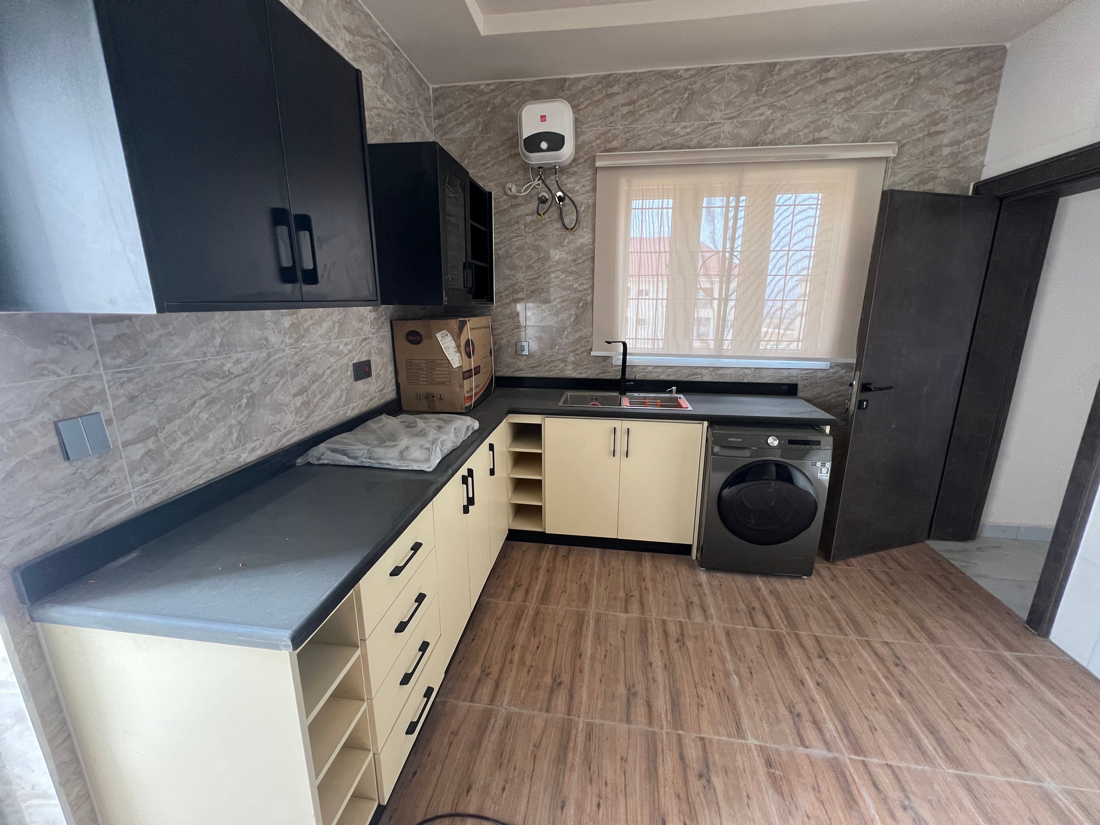 Furnished Modern 2-Bedroom Apartment with Balcony River Park Estate Lugbe – Monthly Stays - Image 10