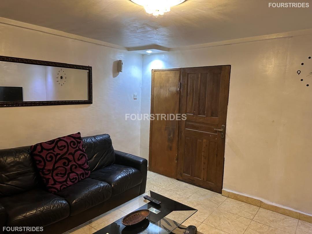 YOUNDE'S EDEN 1 BEDROOM CONSERVATIVE APARTMENT - Gallery Image 4