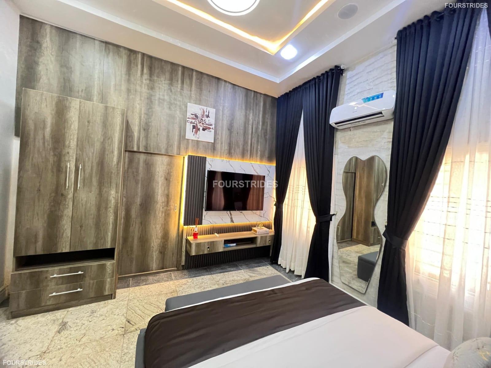 Royal Suite: COZY SMART STUDIO APARTMENT WUYE, ABUJA - Gallery Image 5