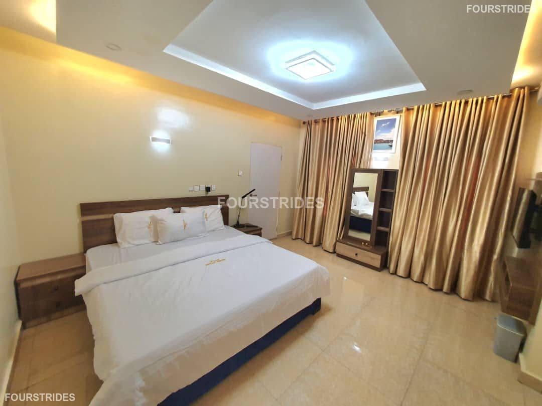 MOONBEAM REVERIE 5 BEDROOM APARTMENT - Gallery Image 5