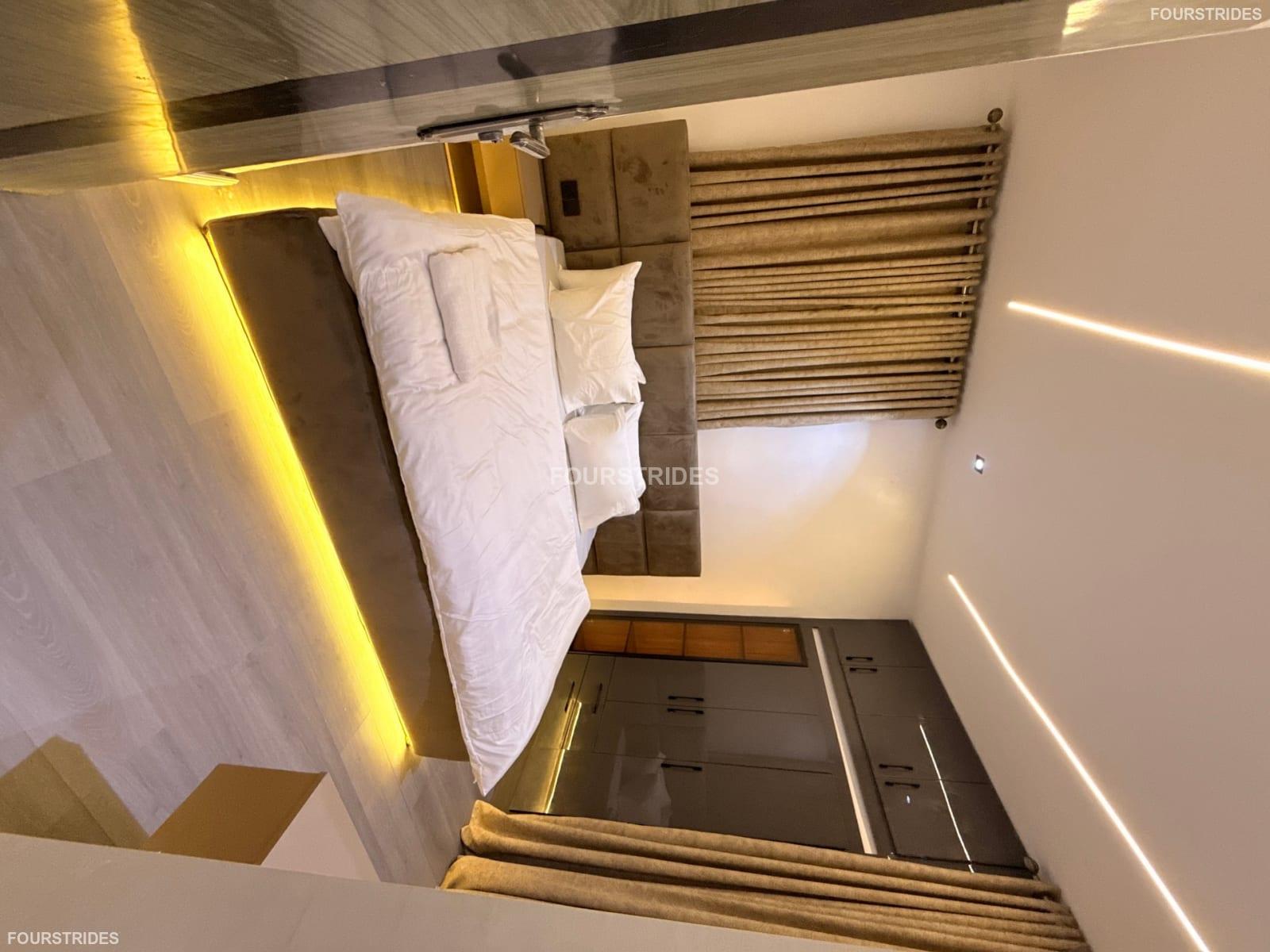 Luxury 3 bedroom Flat in Wuse 2 by kashim ibrahim Rd the heart of Abuja with 24/7 Power & Wi-Fi. - Gallery Image 5