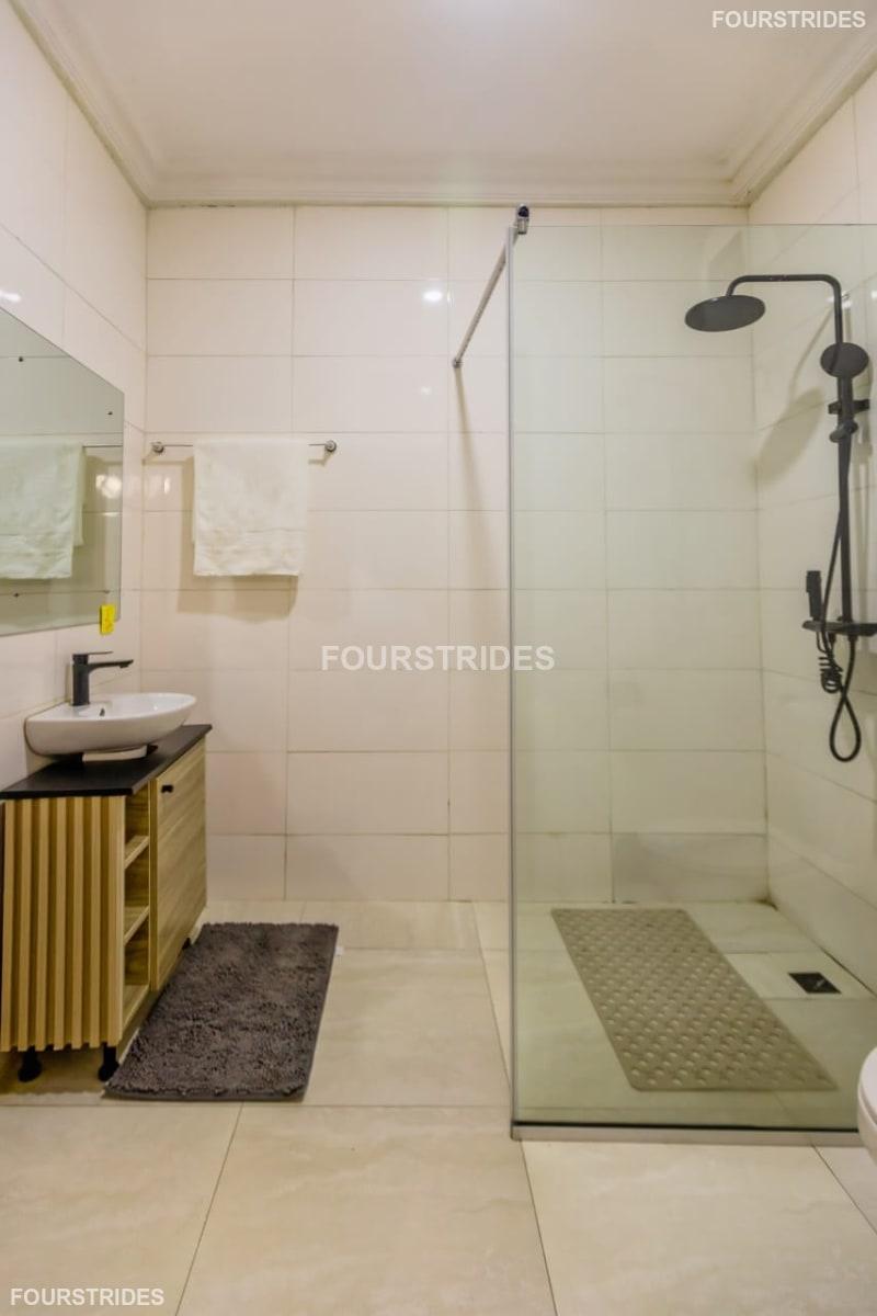 listing card gallery