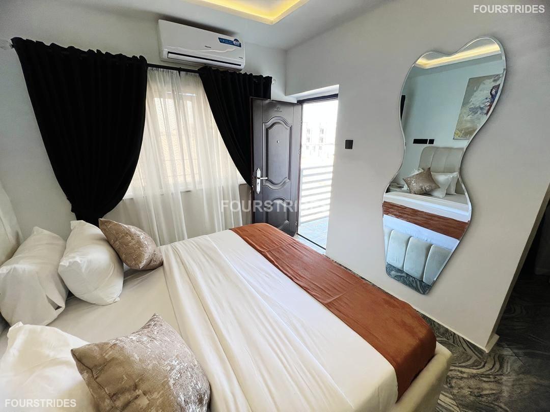 QUEENS SUITE: COZY SMART STUDIO APARTMENT WUYE, ABUJA - Gallery Image 4