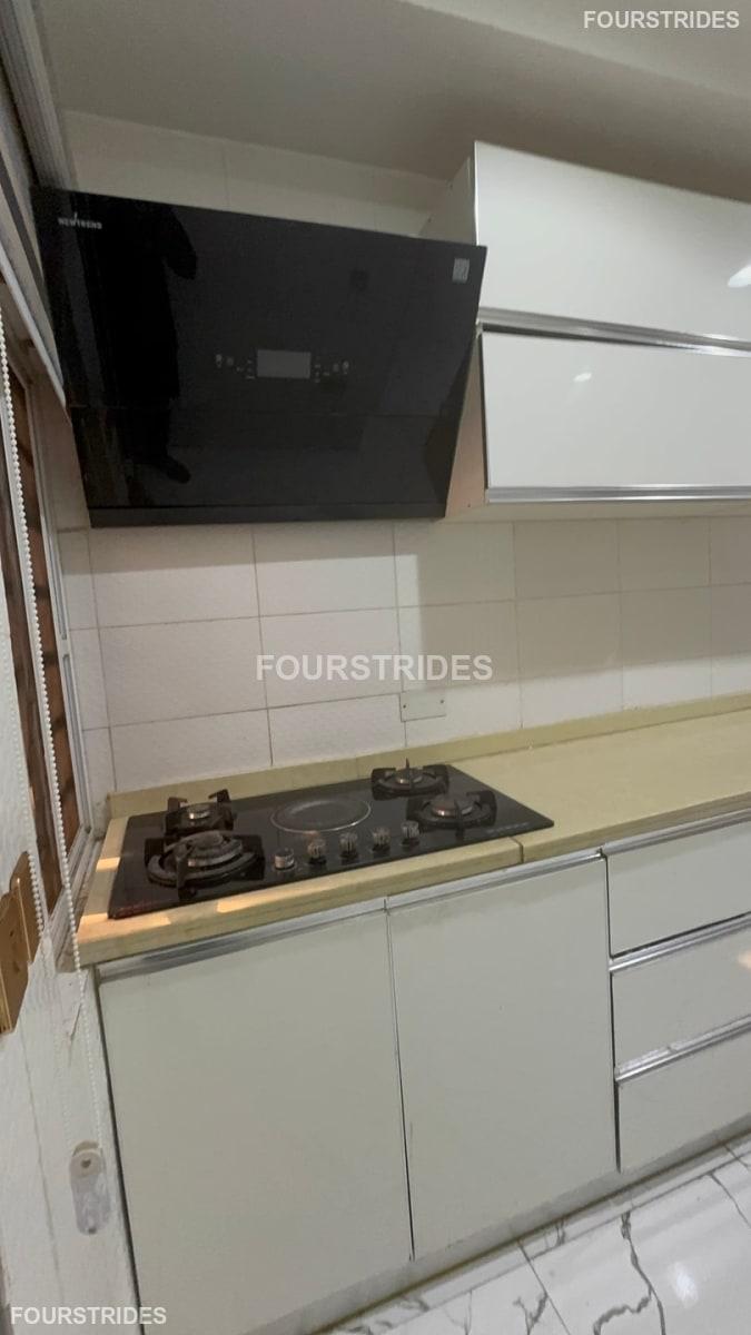 Luxury Contemporary Fully Furnished 2-Bedroom Apartment - Gallery Image 4