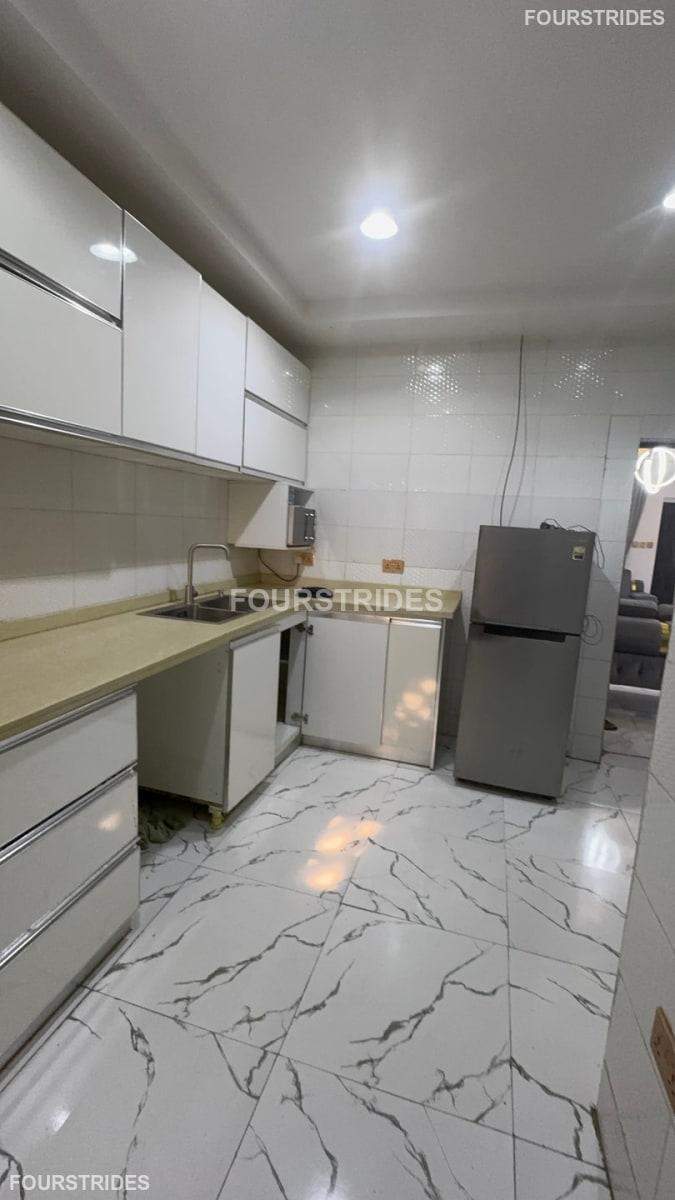 Luxury Contemporary Fully Furnished 2-Bedroom Apartment - Gallery Image 2