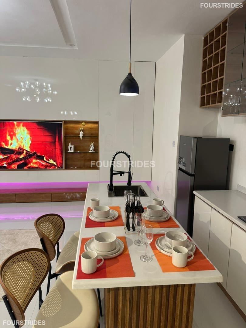 Cozy One-Bedroom Apartment - Gallery Image 2