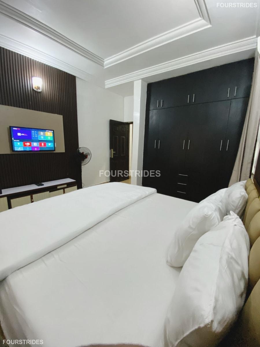 Big60 Shortlet Apartment - Gallery Image 2