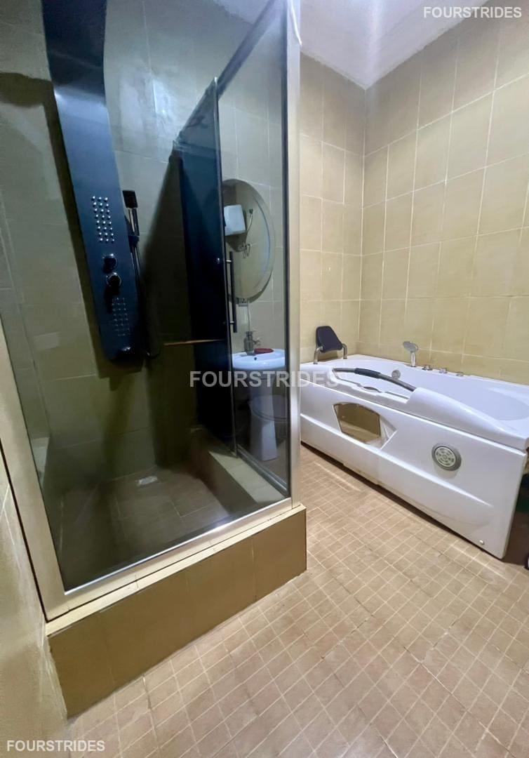 LUXURY 3 BEDROOM DUPLEX SHORTLET WITH SWIMMING POOL - Gallery Image 3