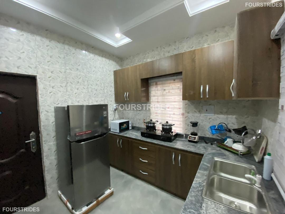LUXURIOUS 2-BEDROOM DUPLEX - Gallery Image 4
