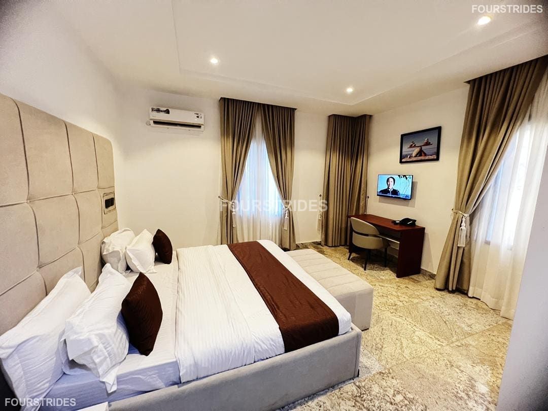 IMPERIAL FULLY FURNISHED 2 bedroom Apartment with 24hrs power | Goodluck Jonathan Expressway, Abuja - Main Image
