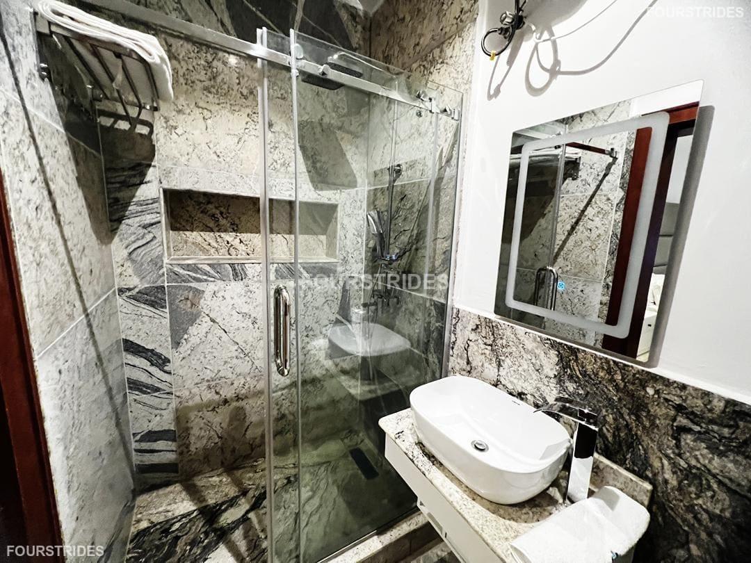 BERKELEY STUNNING 2 bedroom Apartment with 24hrs power | Goodluck Jonathan Expressway, Abuja - Gallery Image 3